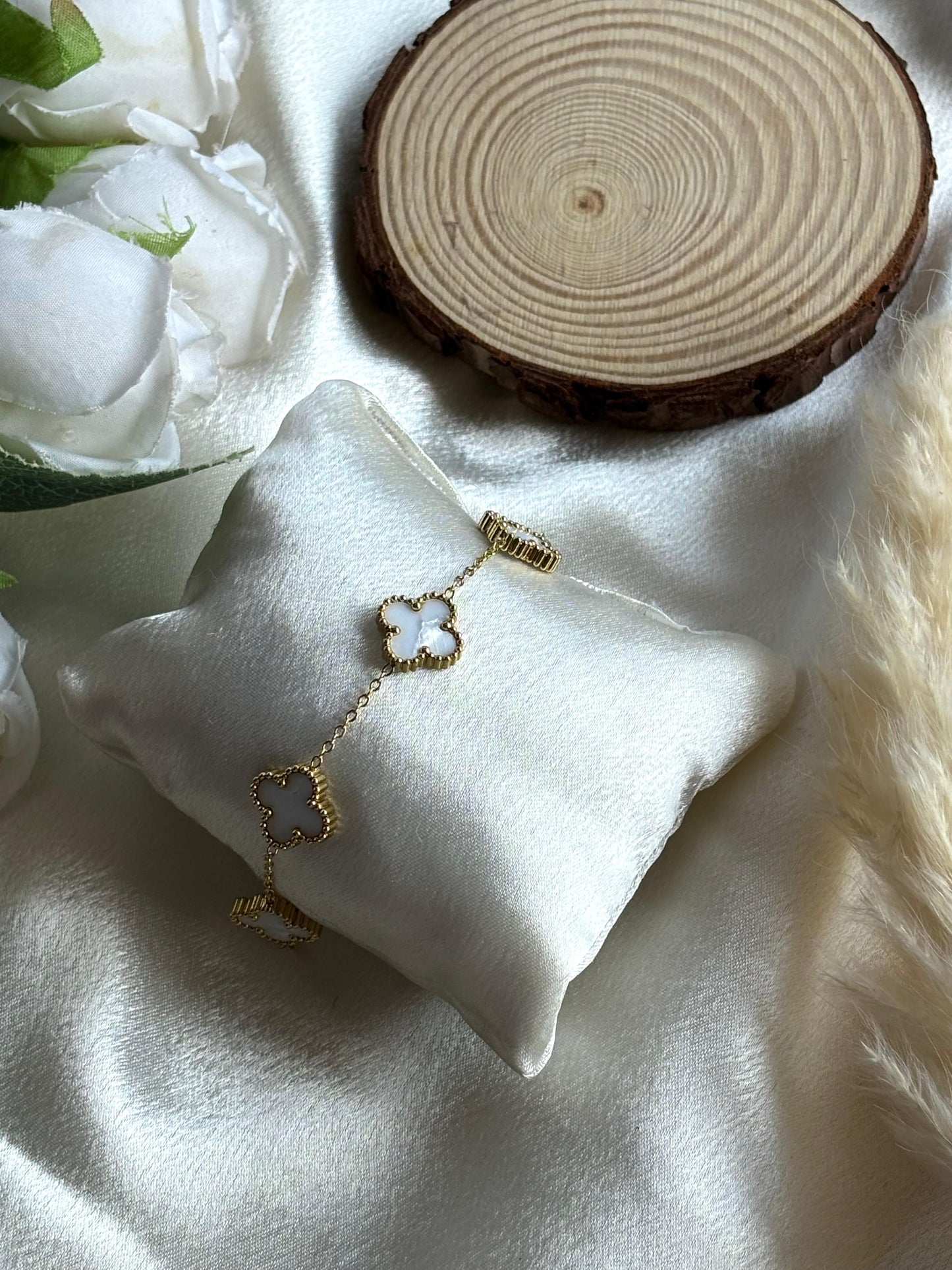 Anti tarnish gold plated black white and gold colour clove bracelet