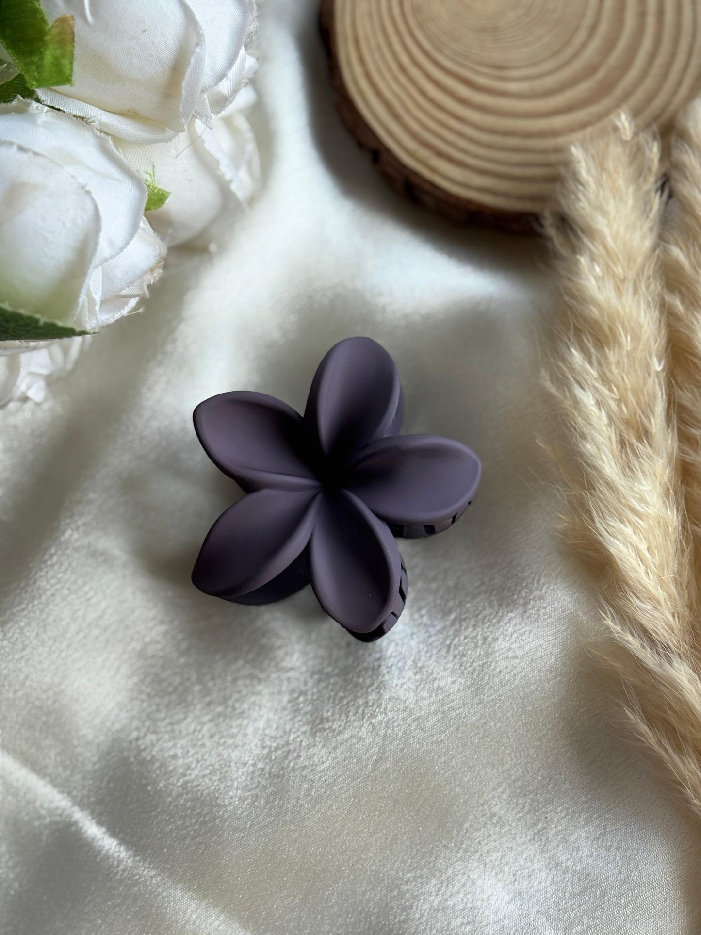 Matte flower hair claw clip