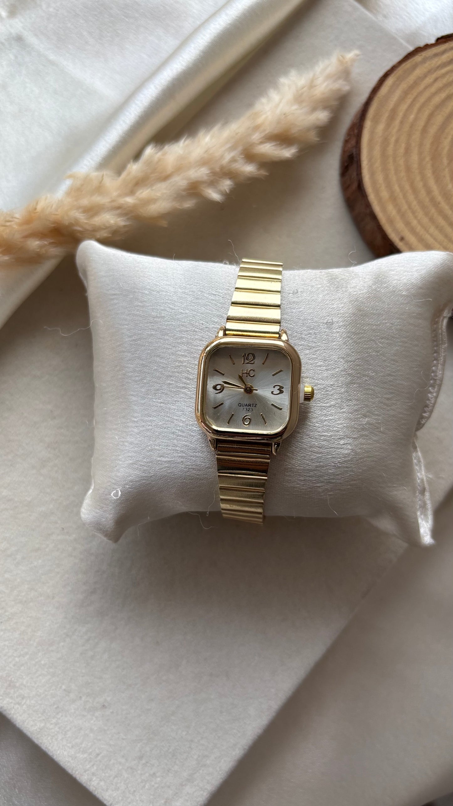 Premium sqaure white watch