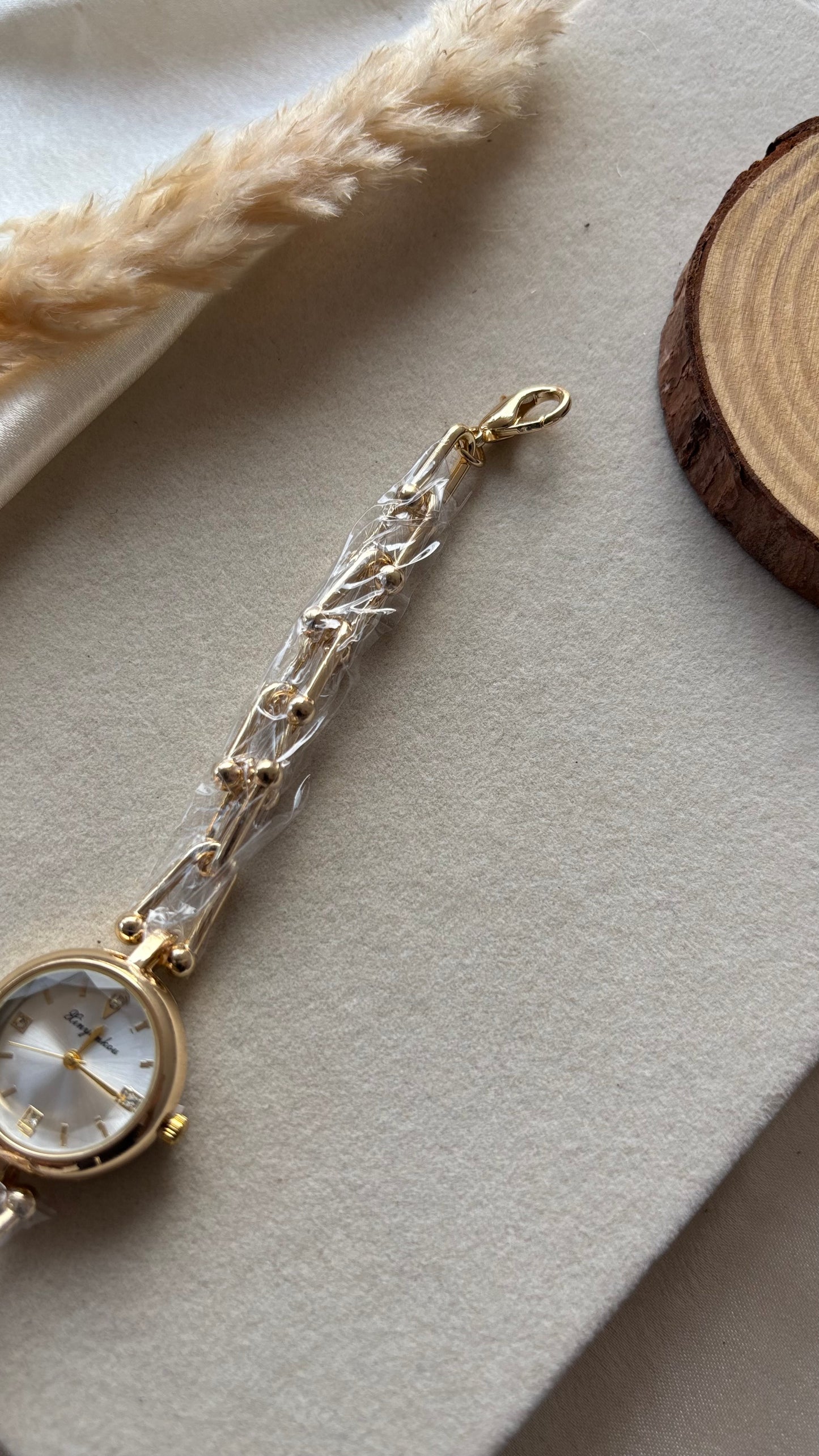 Premium white trending watch