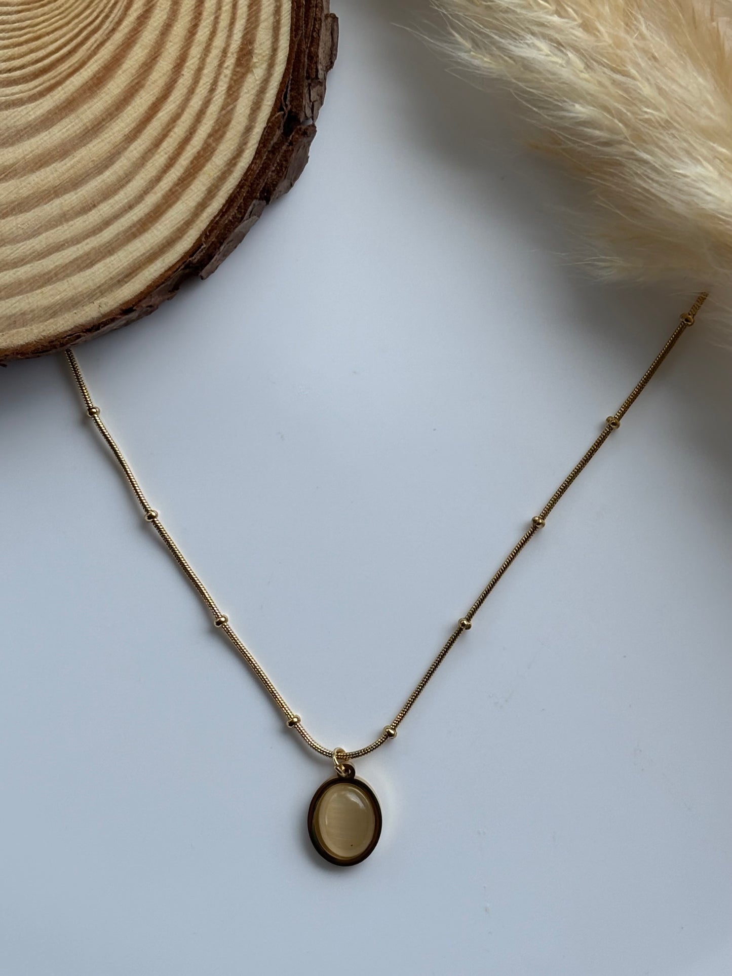 Anti tarnish gold plated oval shaped gemstone necklace