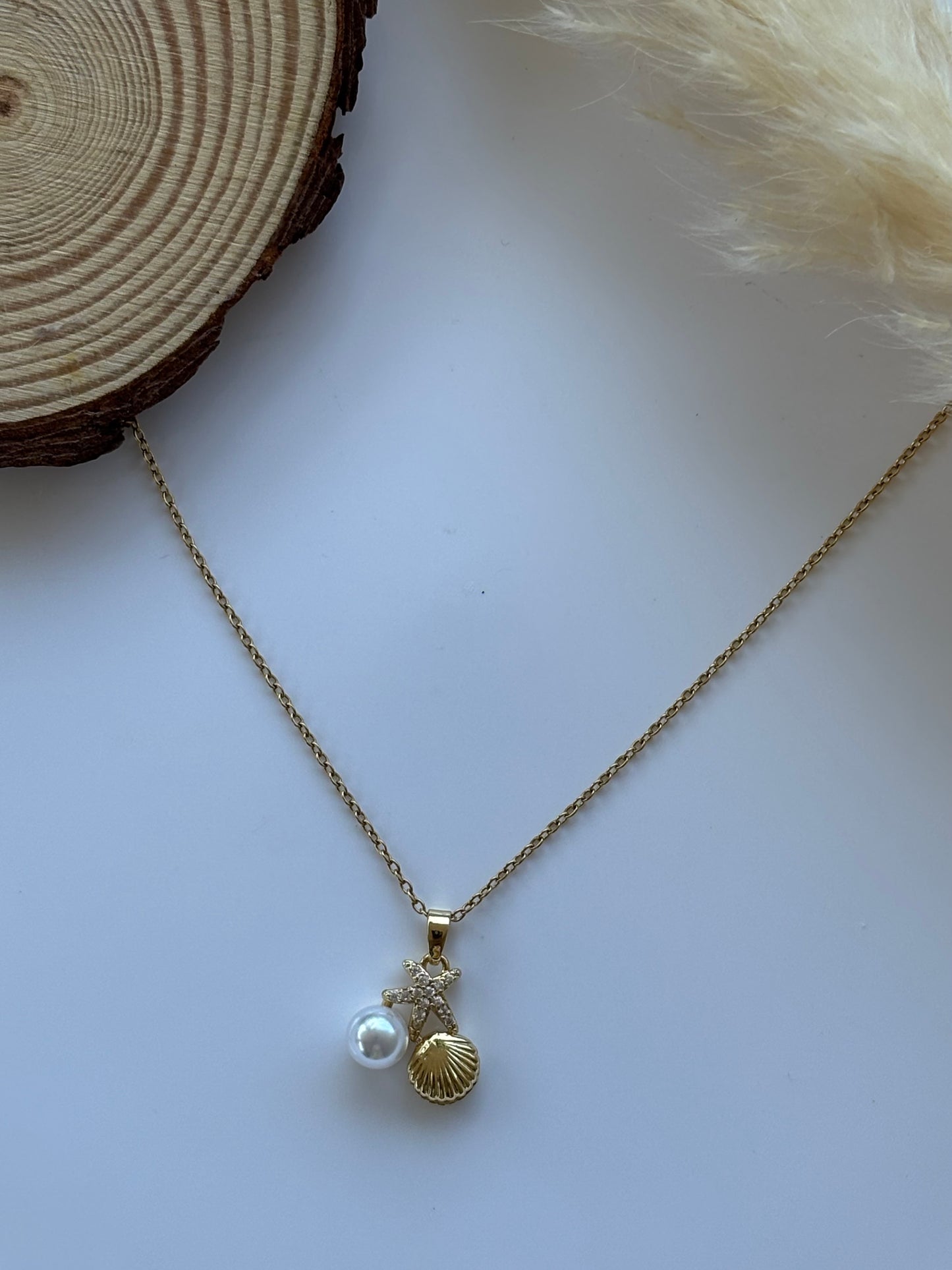 Anti tarnish gold plated star shell necklace