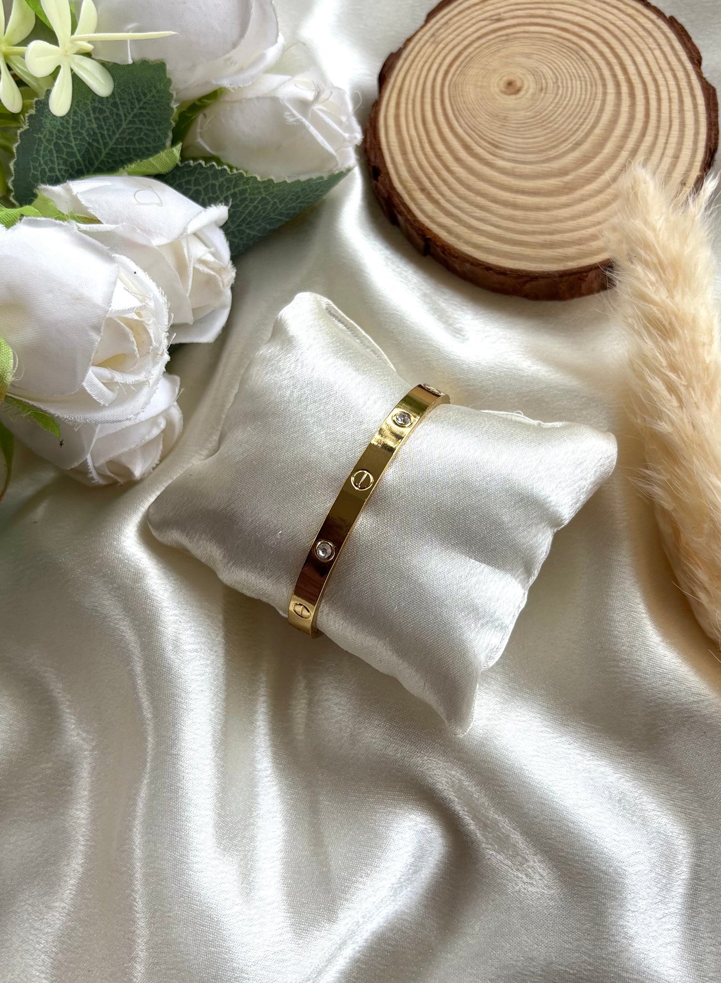 Anti tarnish gold plated openable cartier bangle