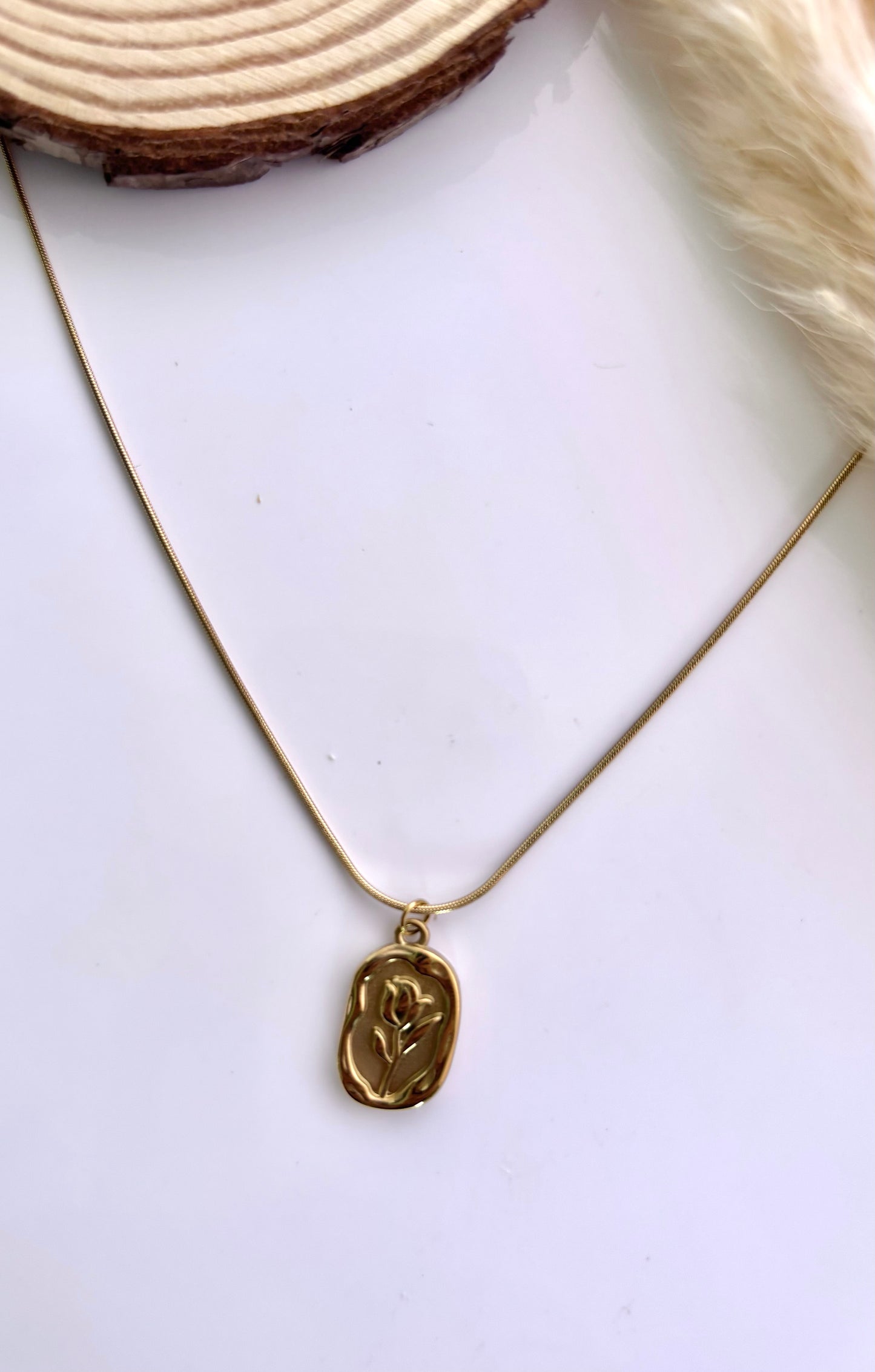 Anti tarnish gold plated rose pendant