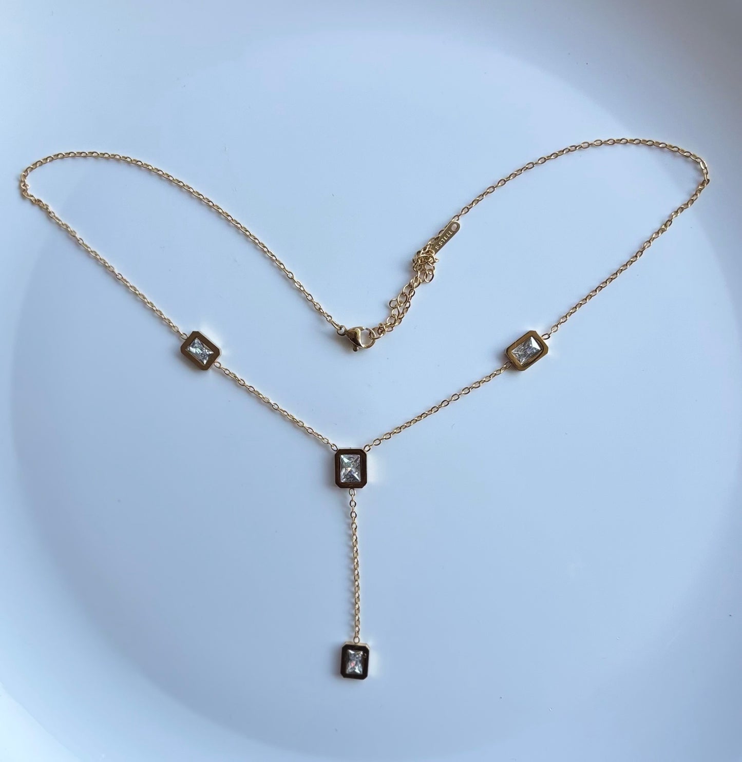 Anti tarnish goldplated white stone necklace