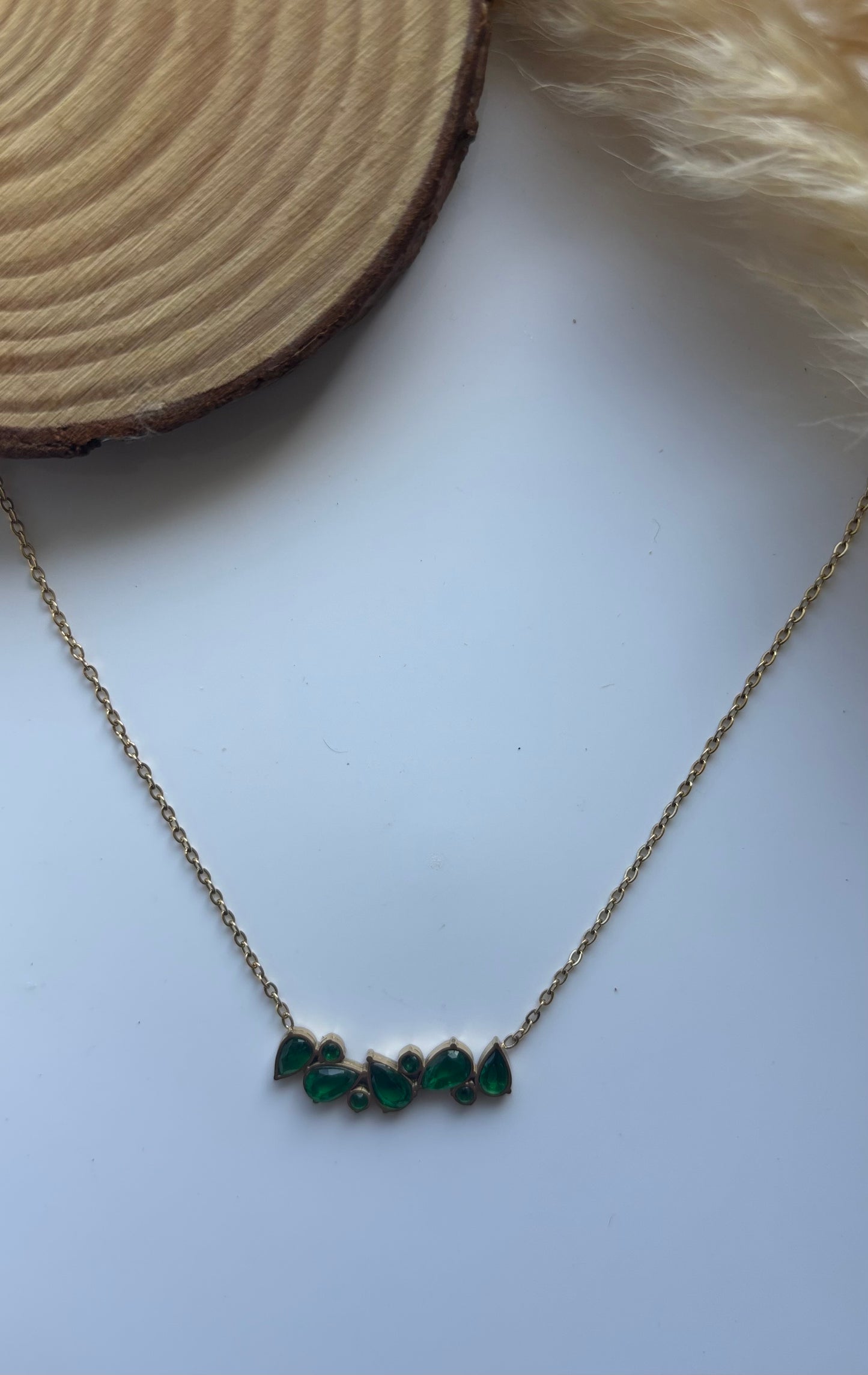 Anti tarnish gold plated green leaf stone pendent