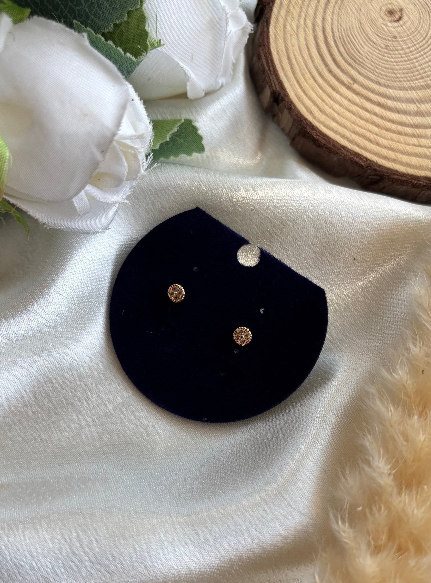 Anti tarnish gold plated stud earring