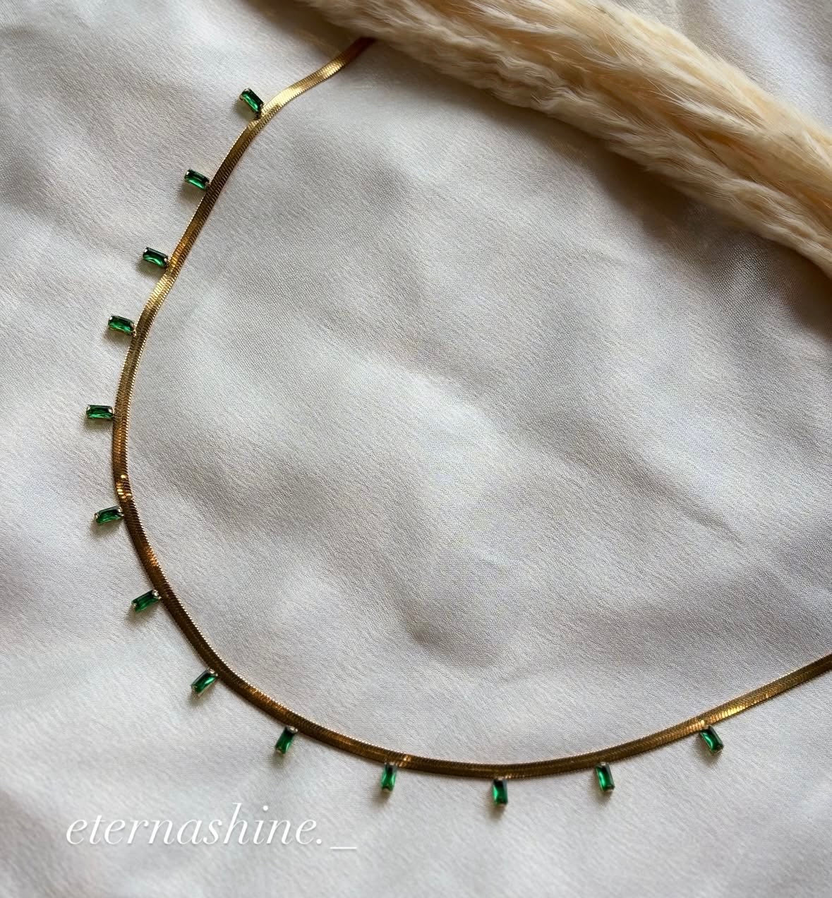 Anti tarnish gold plated snake chain green stone necklace