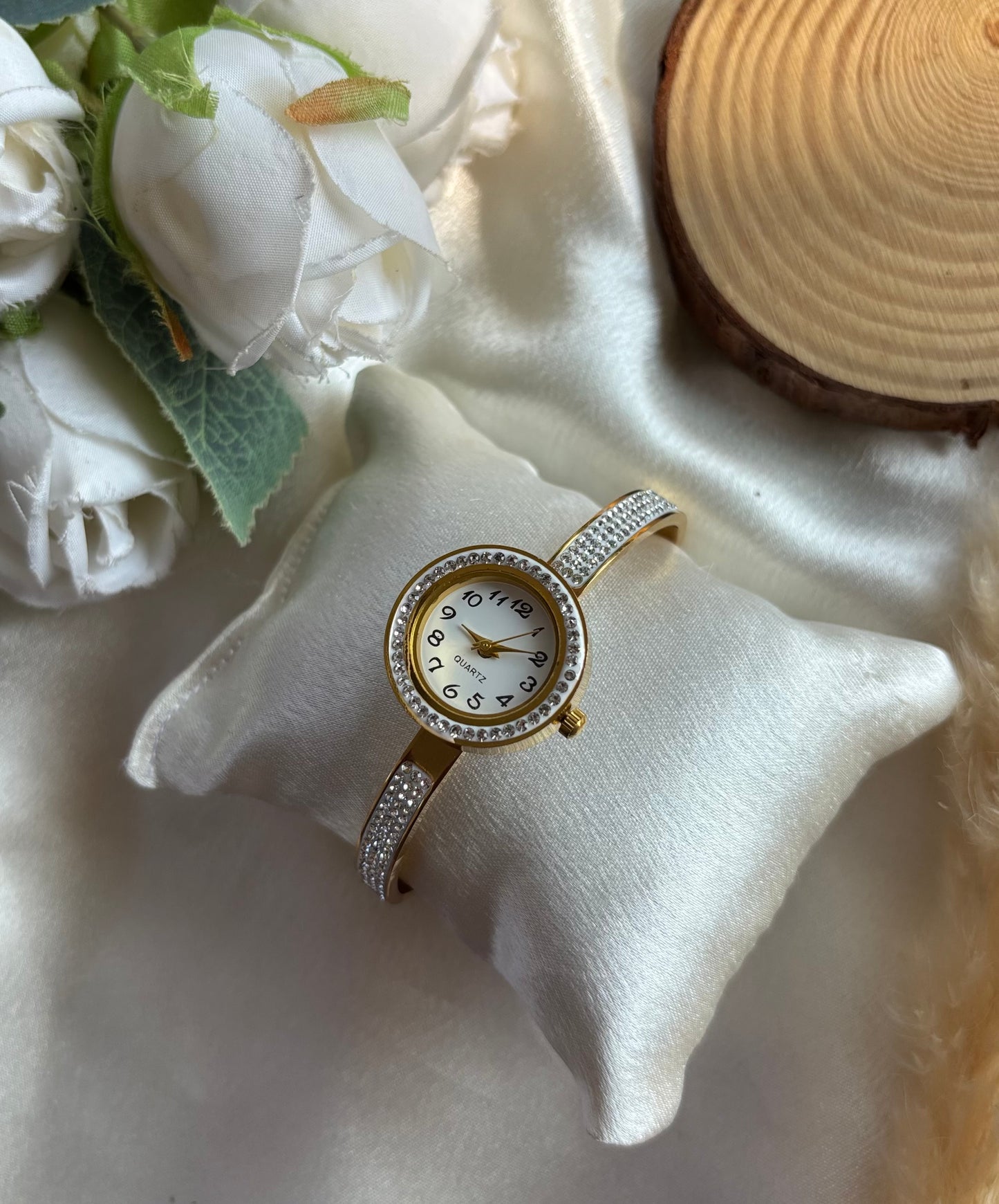 Stainless steel bangle watch openable