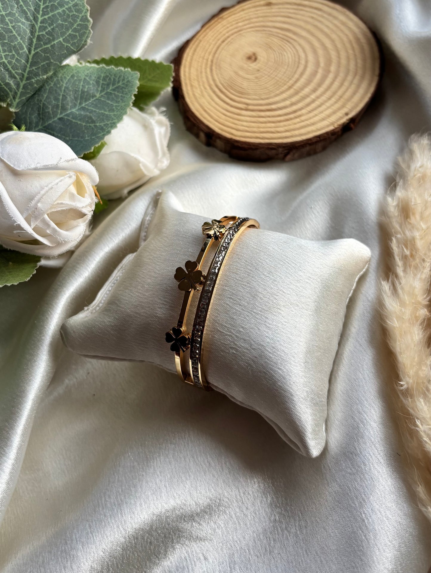 Anti tarnish gold plated bangle diameter 6 cm