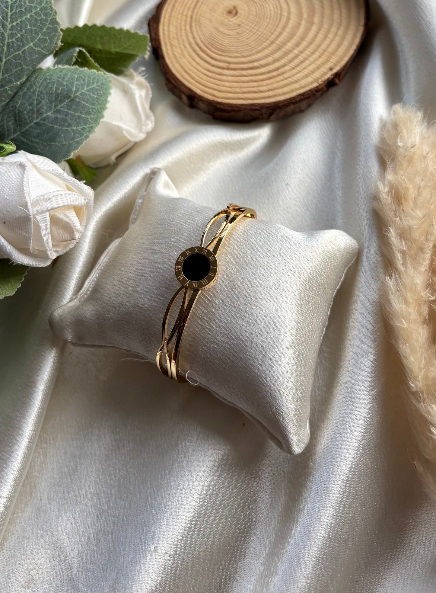 Anti tarnish gold plated bangle diameter 6cm