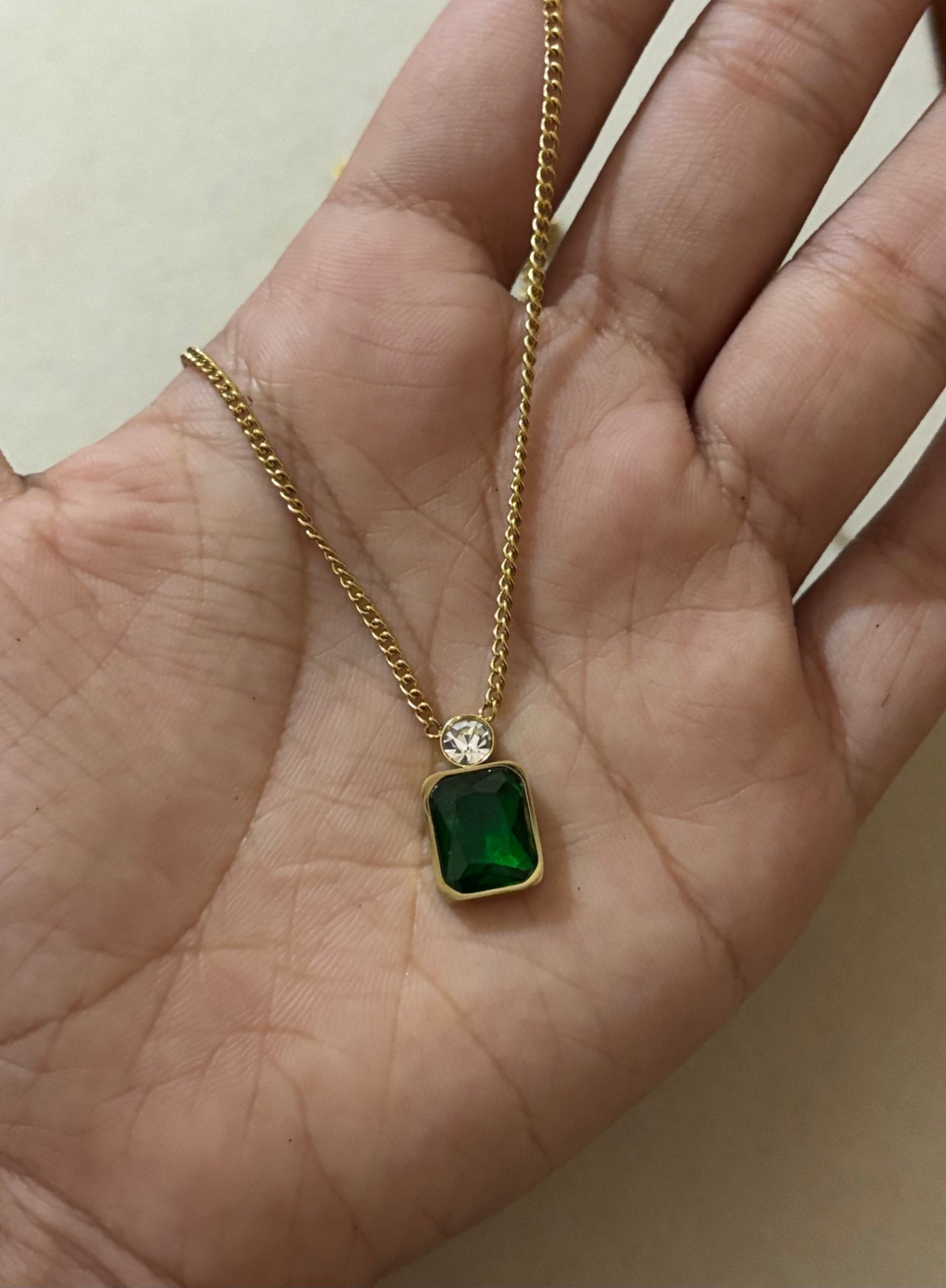 Anti tarnish gold plated green stone with with stone necklace