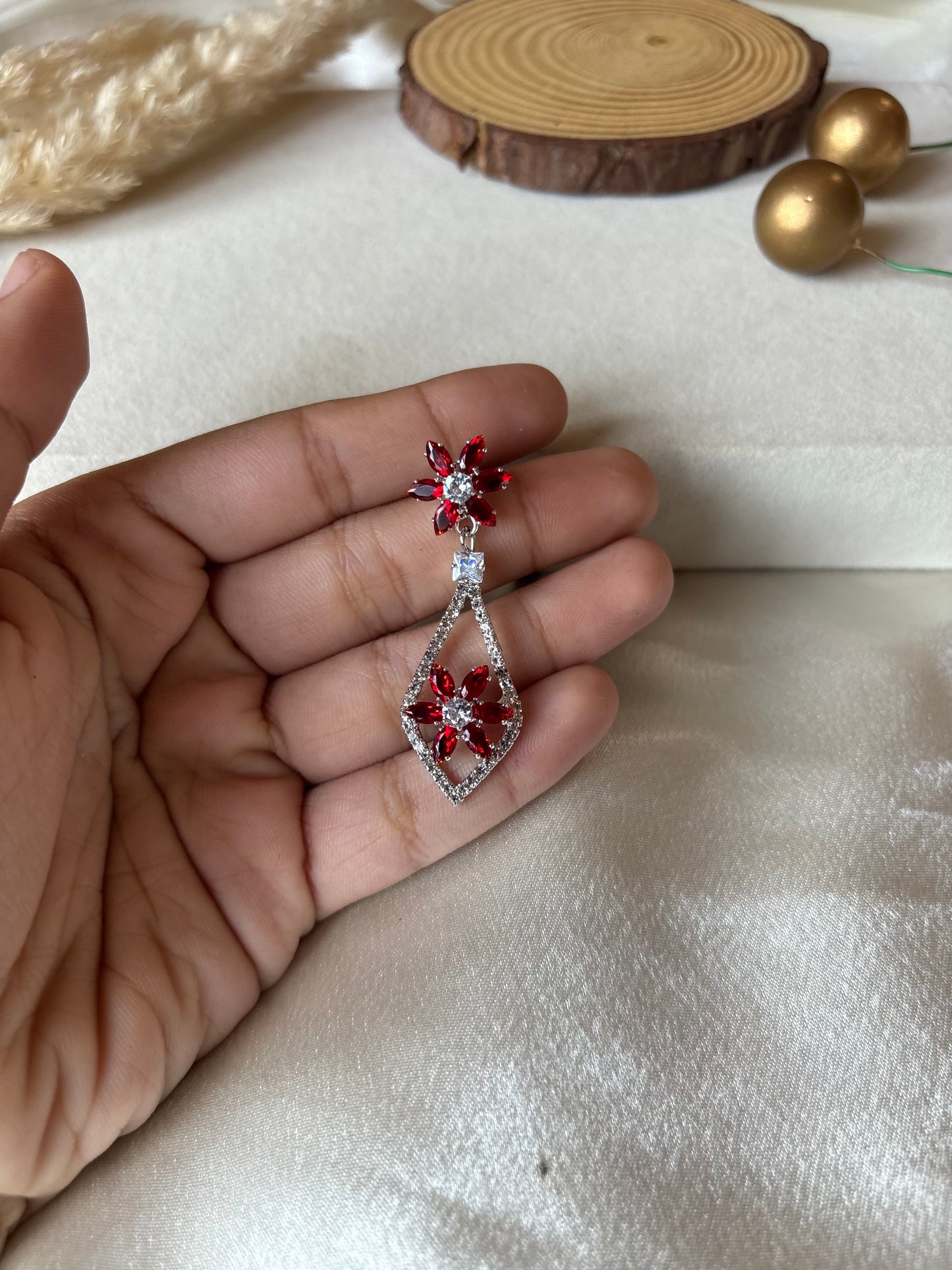 Emarald meroon stone earrings