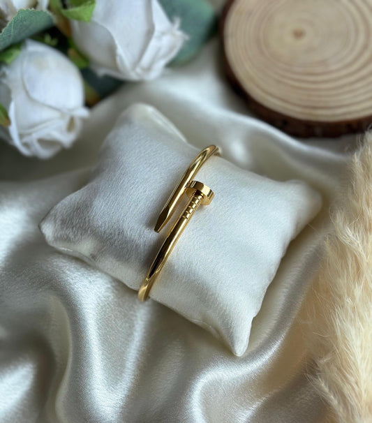 Anti tarnish Gold Plated Nail Bracelet