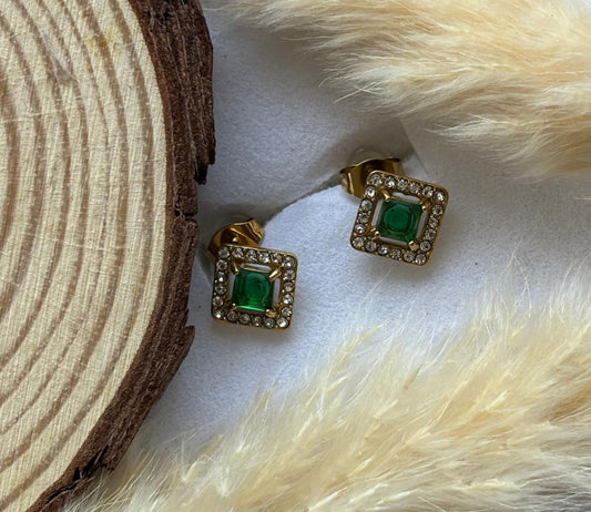 Anti tarnish White stone earing