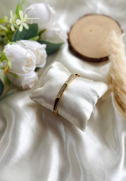 Anti tarnish gold plated octagon bangle with studded stone