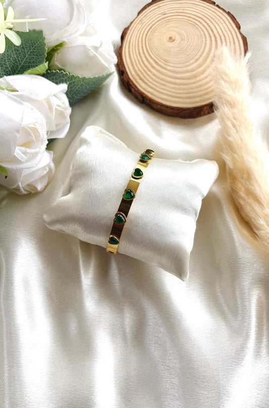 Anti tarnish gold plated green heart stone bangle