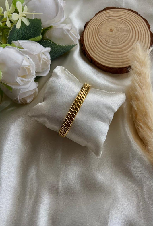 Anti tarnish gold plated bangle
