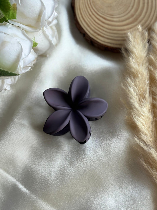 Matte flower hair claw clip