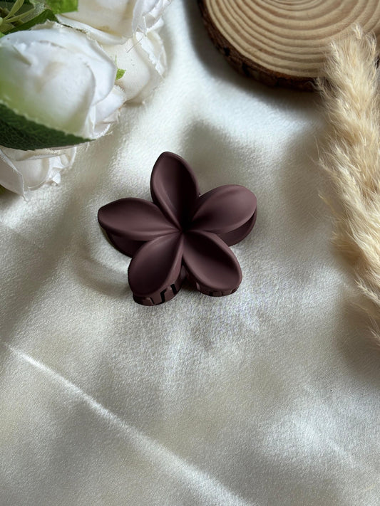 Matte flower hair claw clip