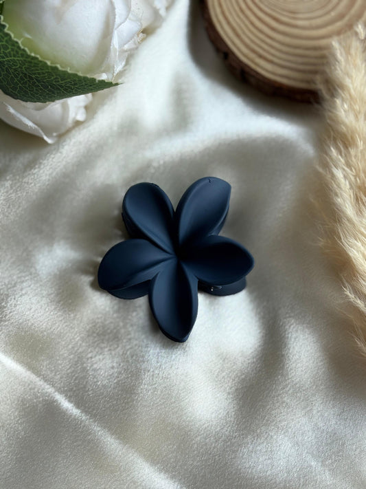 Matte flower hair claw clip