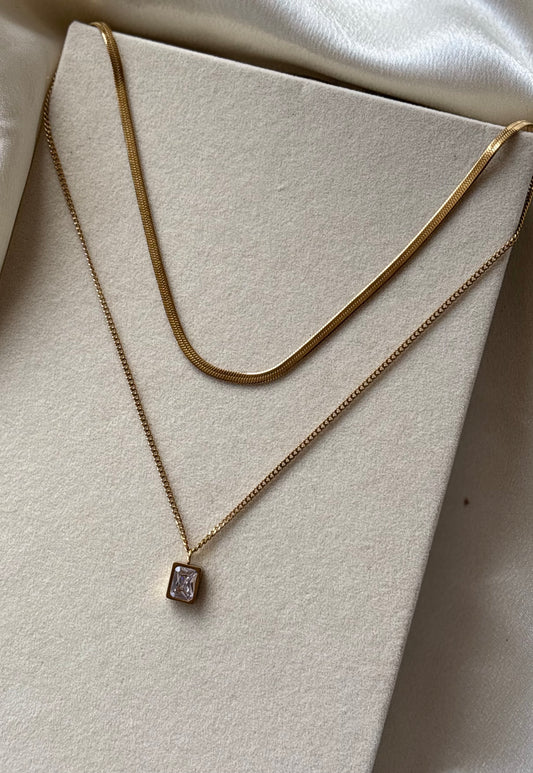 Anti tarnish gold plated white stone layered necklace