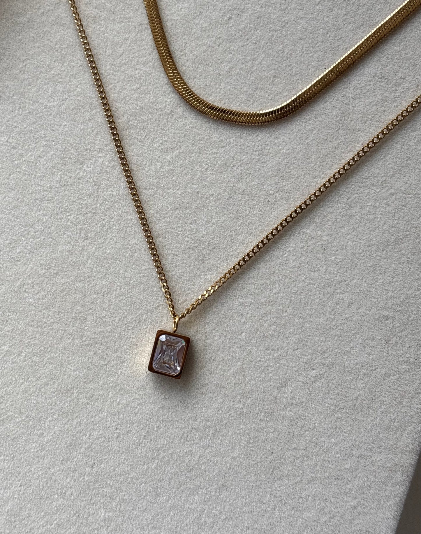 Anti tarnish gold plated white stone layered necklace