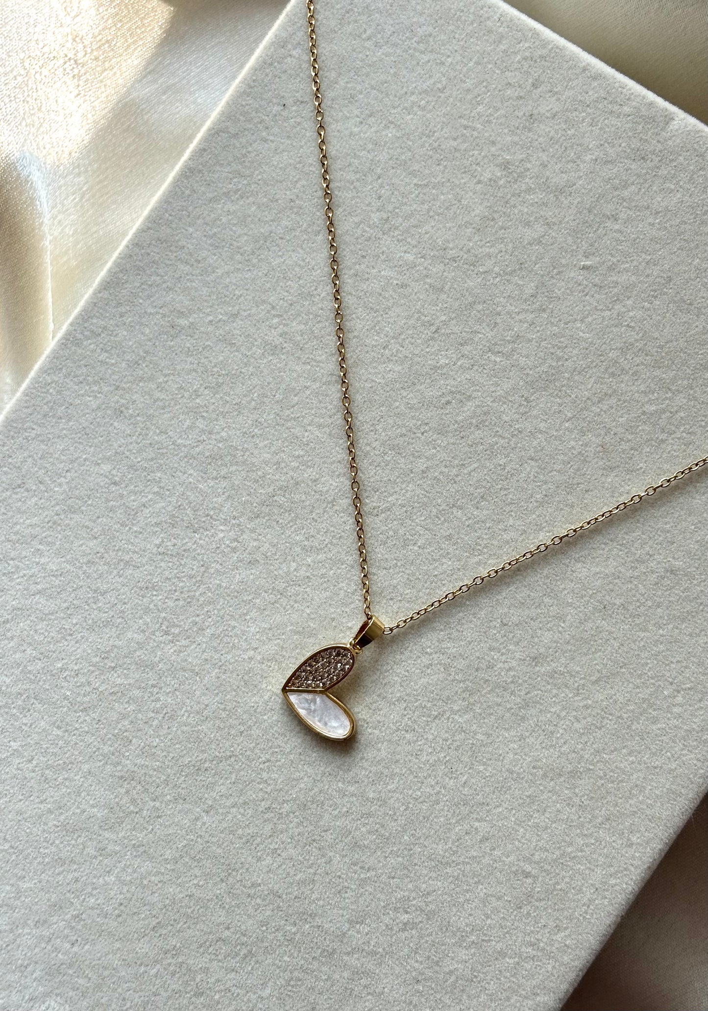 Anti tarnish gold plated heart stone necklace