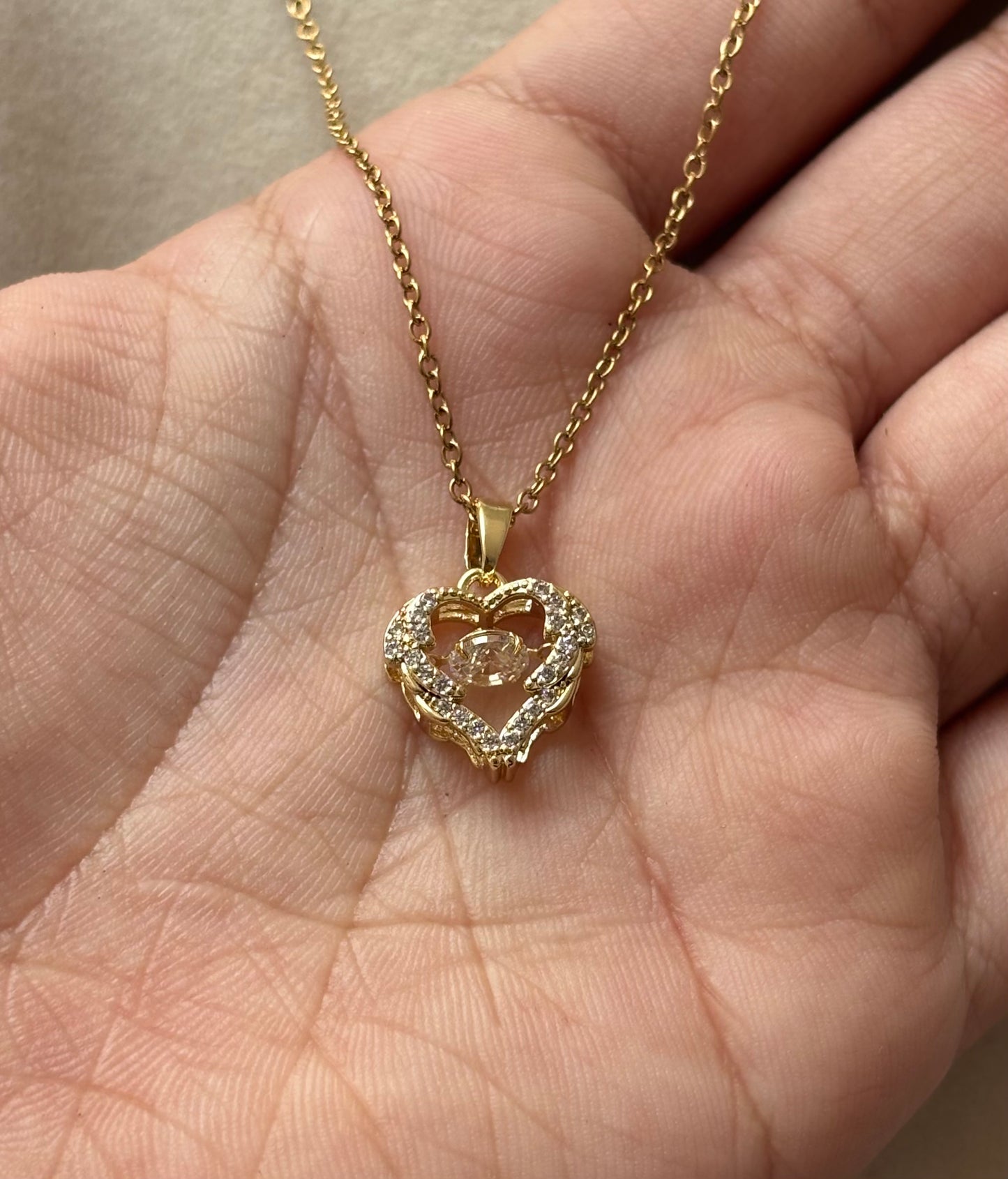 Anti tarnish gold plated heart stone inside pendant necklace