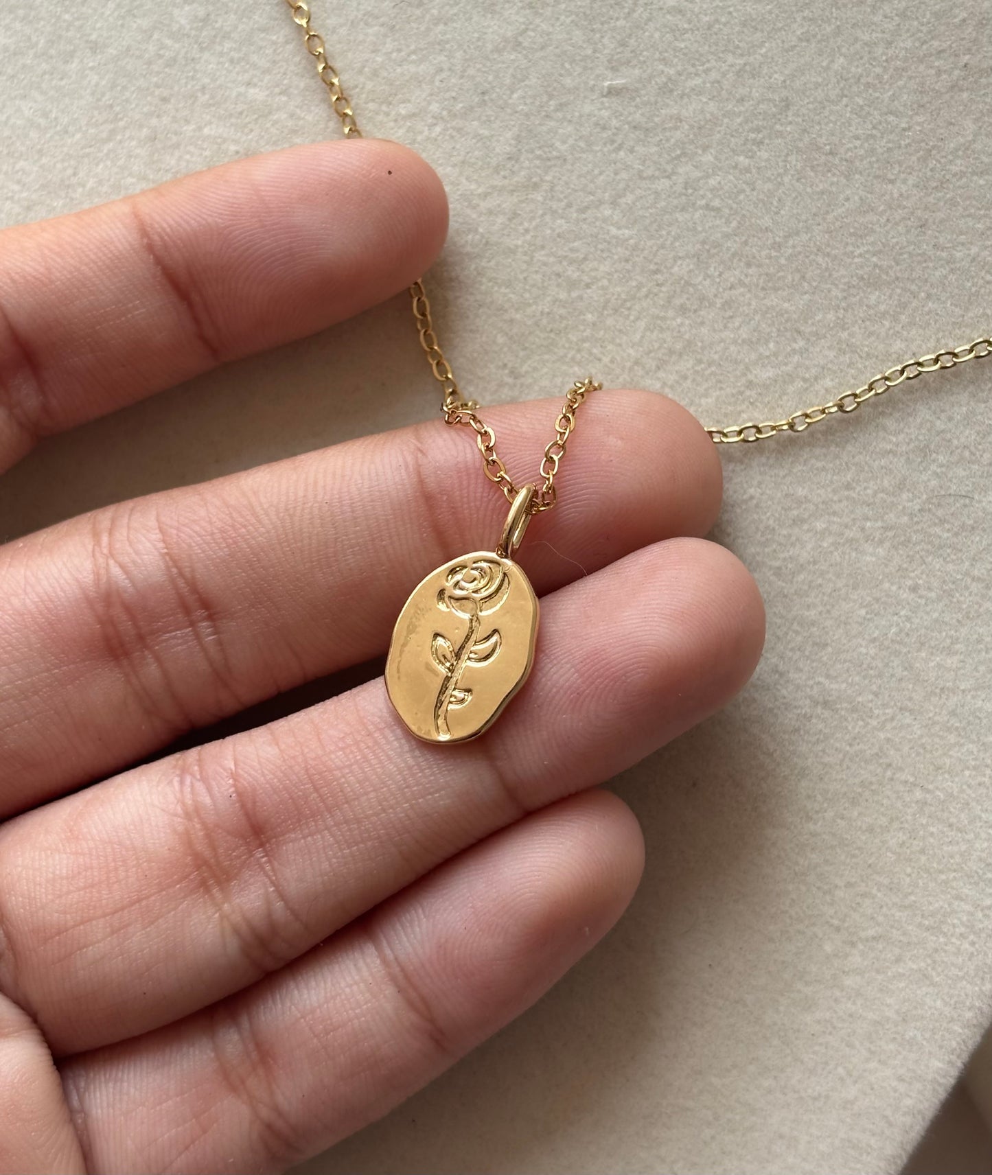 Anti tarnish gold plated rose pendent