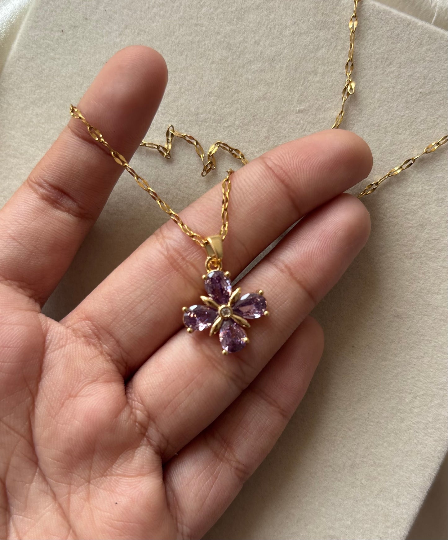 Anti tarnish gold plated violet 4 petal pendant necklace