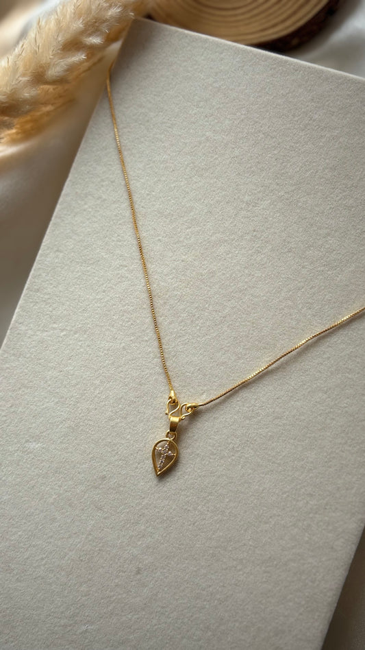 Anti tarnish gold plated cross stone pendent (8.5 inch) necklace