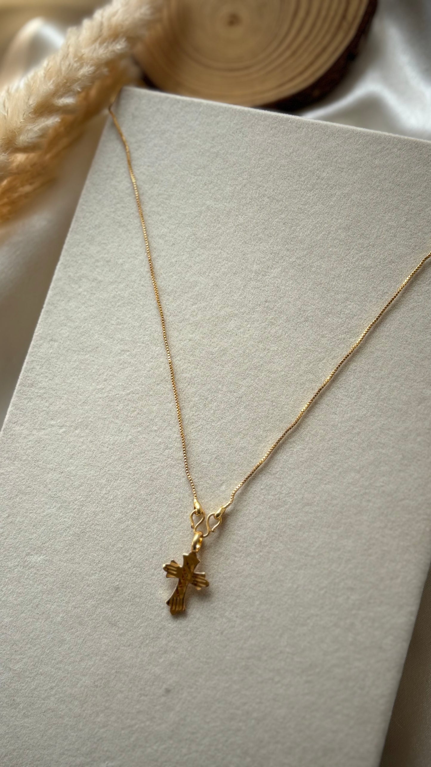 Anti tarnish gold plated cross pendant necklace (8.5 inch )