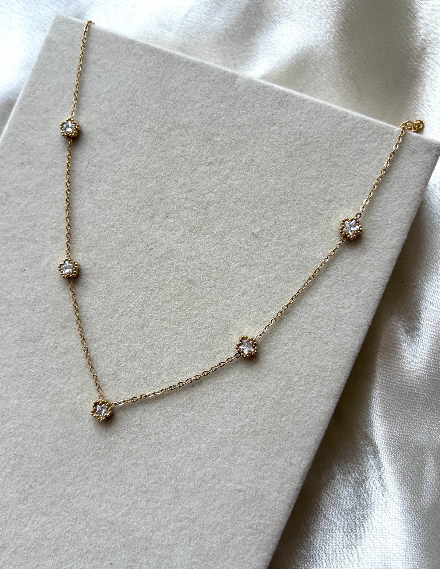 Anti tarnish gold plated star white stone necklace