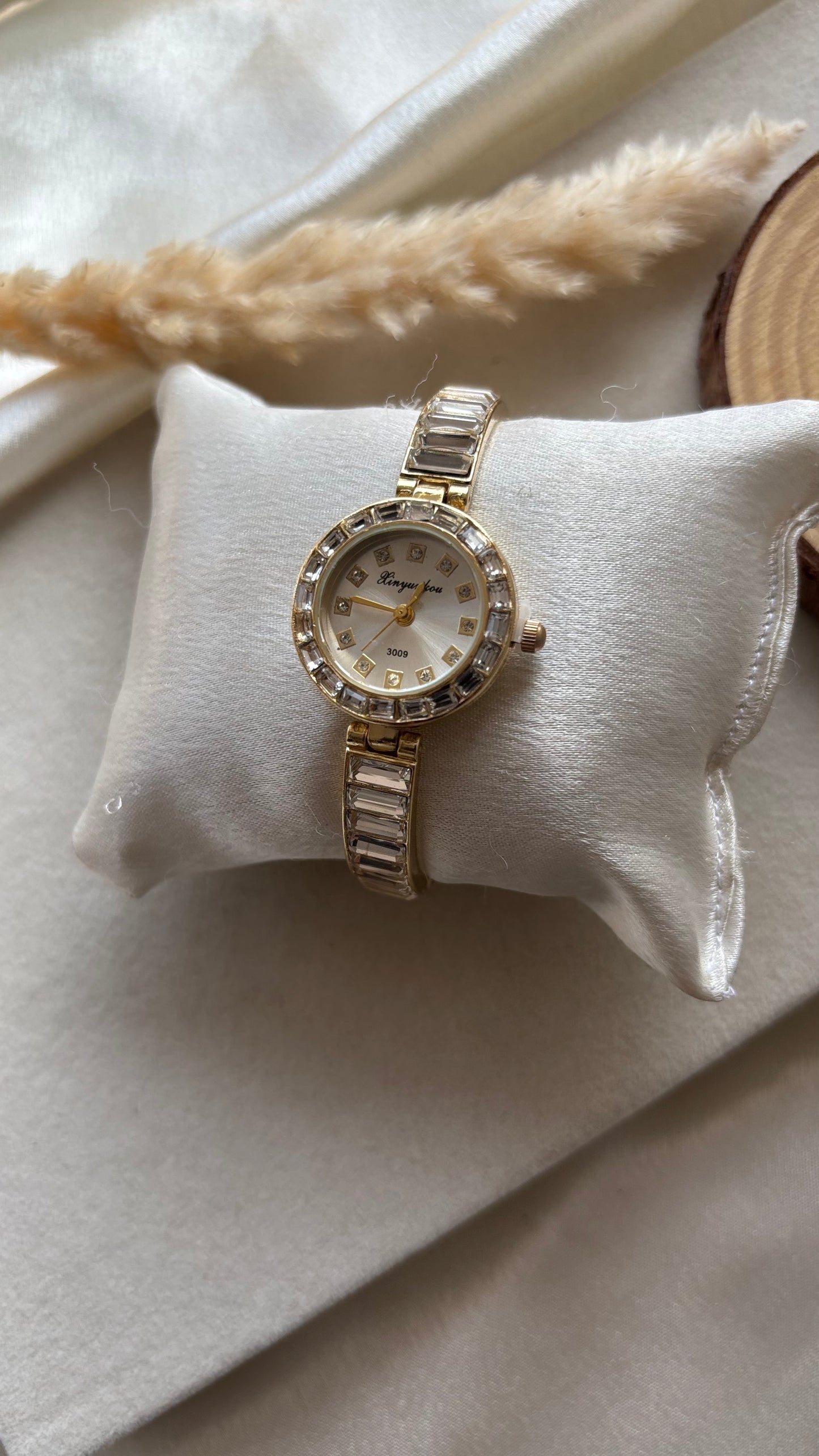 Premium stone trending watch