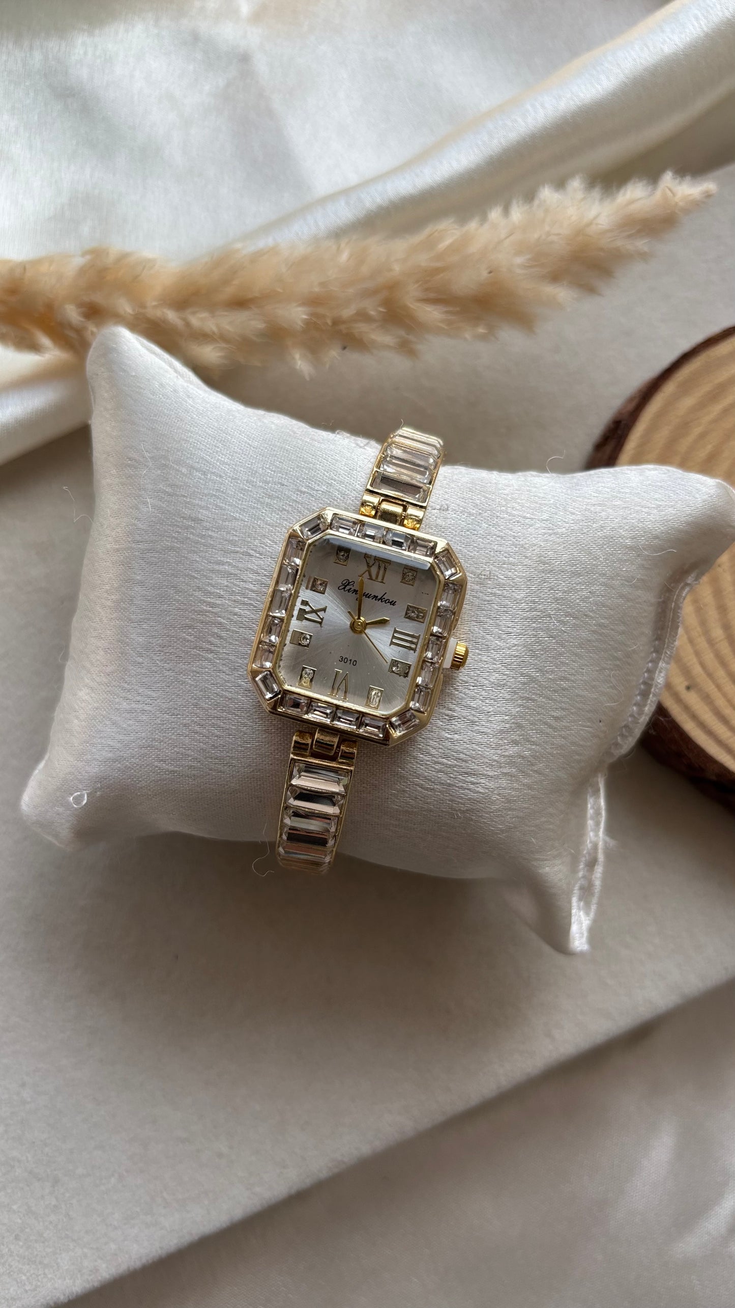 Premium stone classy watch