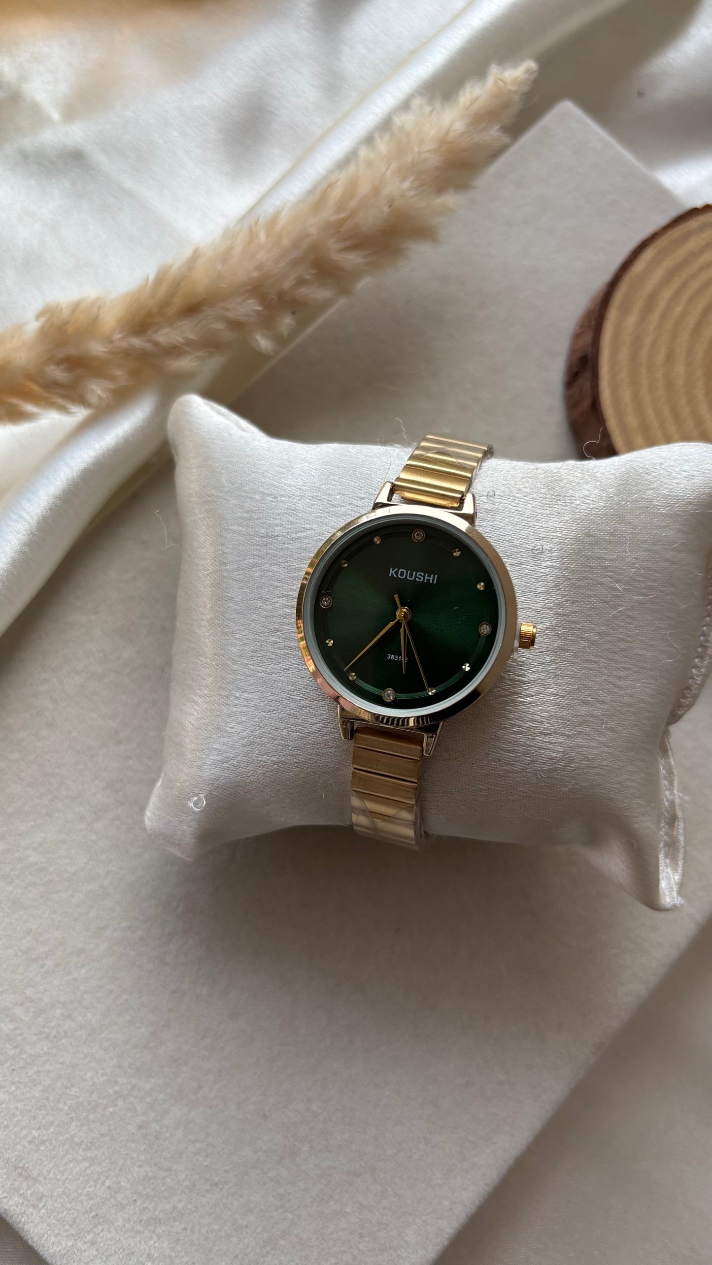 Premium green elegant watch