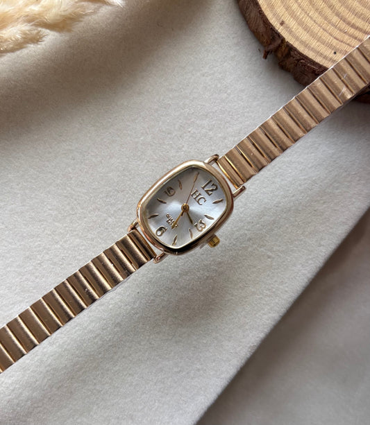 Premium trending watch