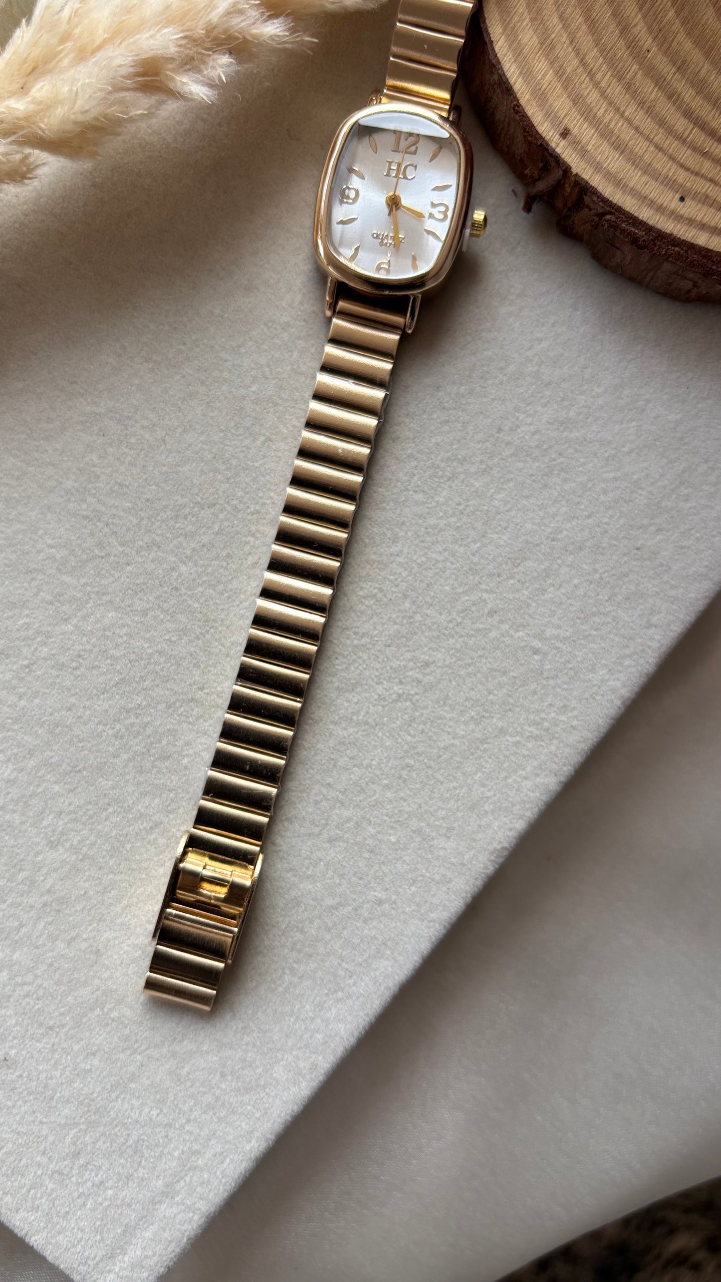 Premium trending watch