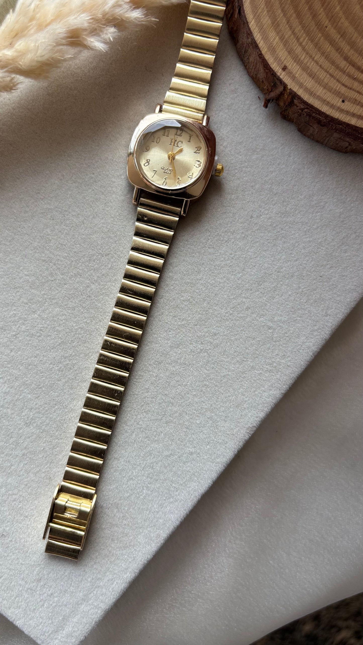 Premium lite yellow watch