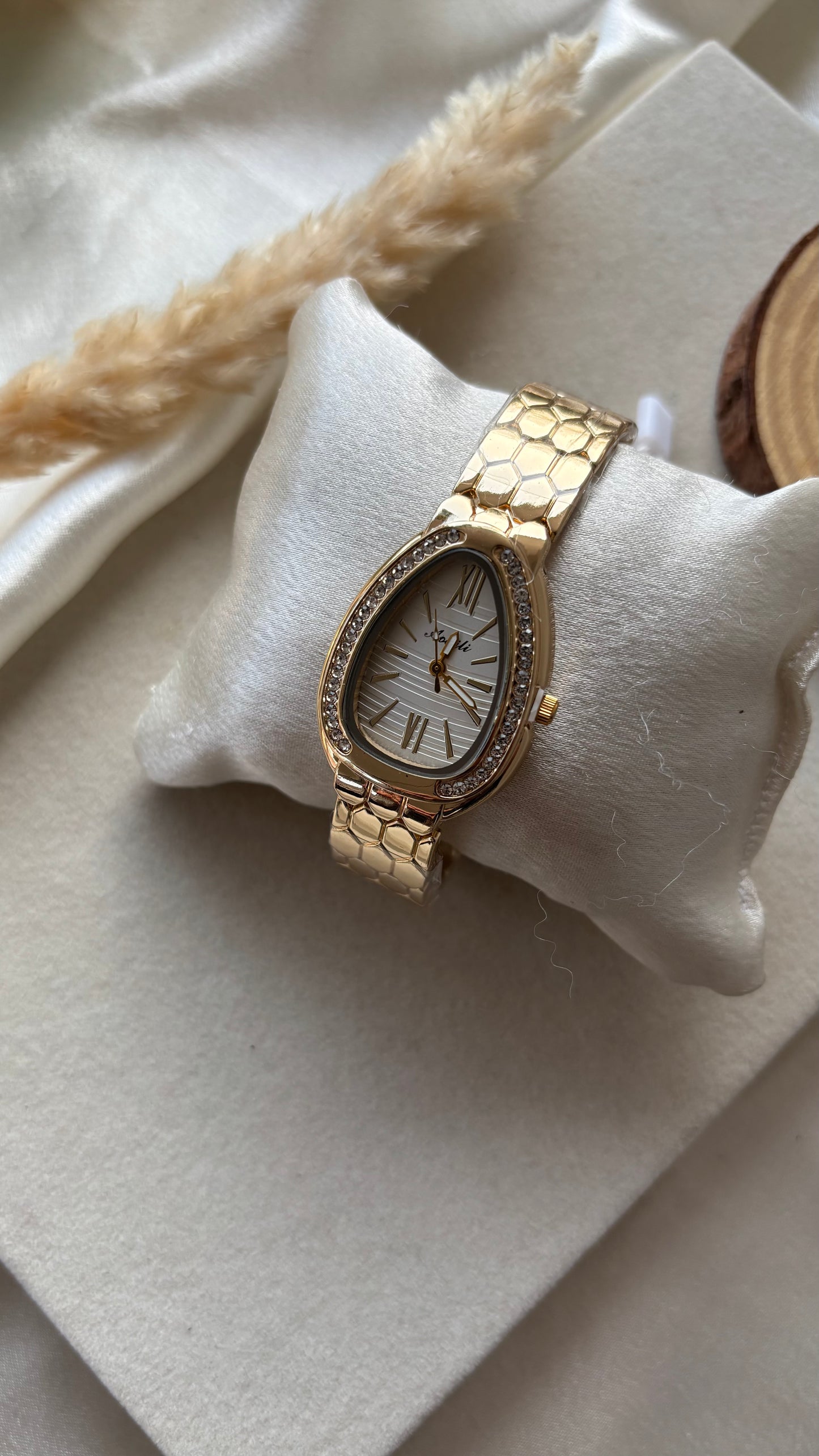 Premium snake stone watch