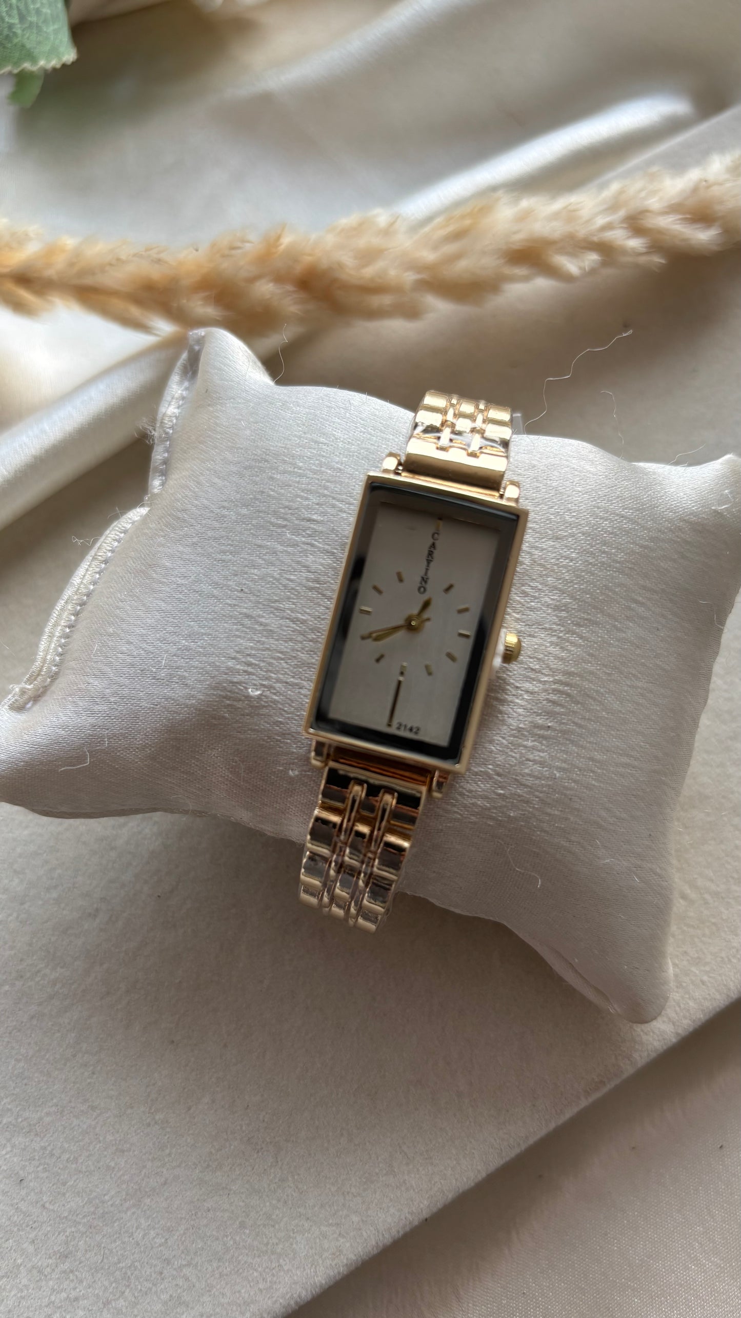 Premium rectangular watch