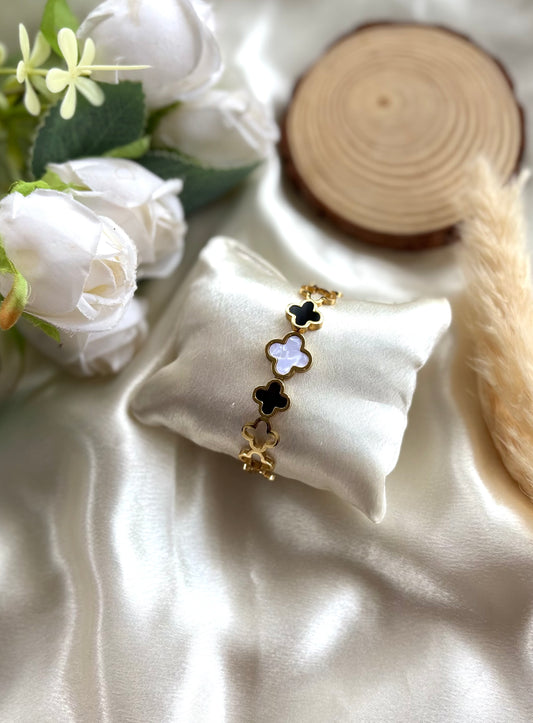 Anti tarnish gold plated openable bangle ( diameter 6cm )