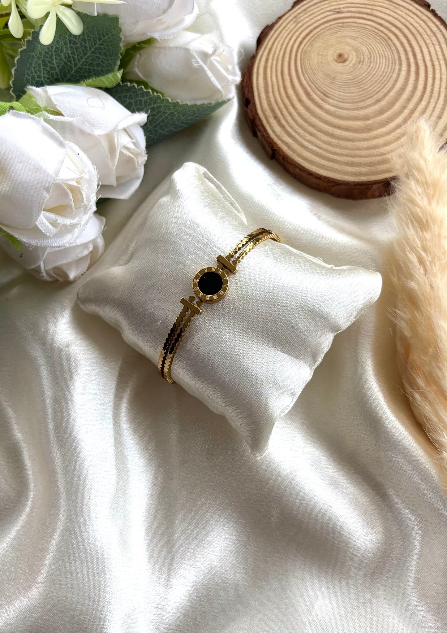 Anti tarnish gold plated openable bangle ( diameter 6cm )