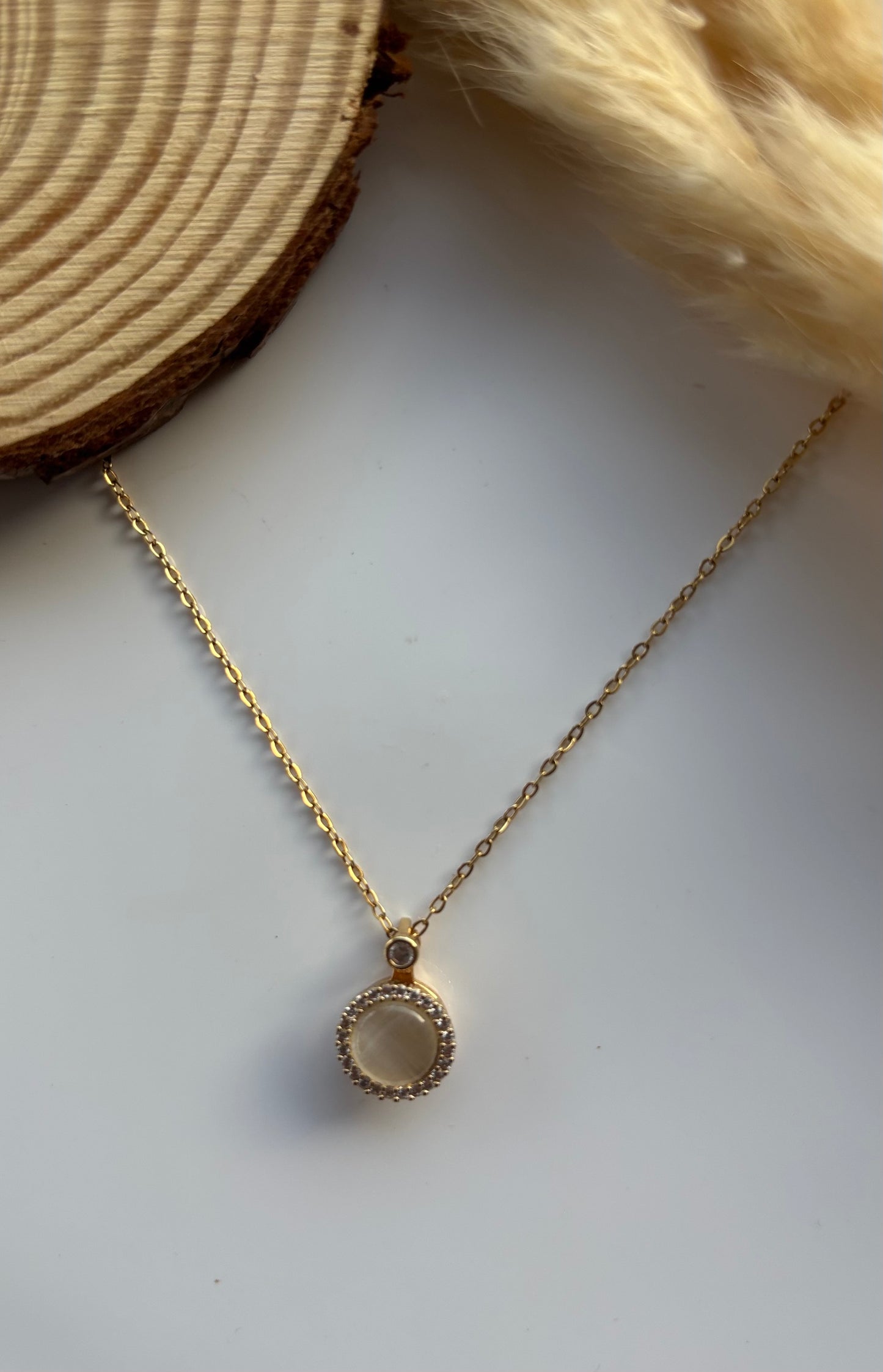 Anti tarnish gold plated rotating gemstone necklace