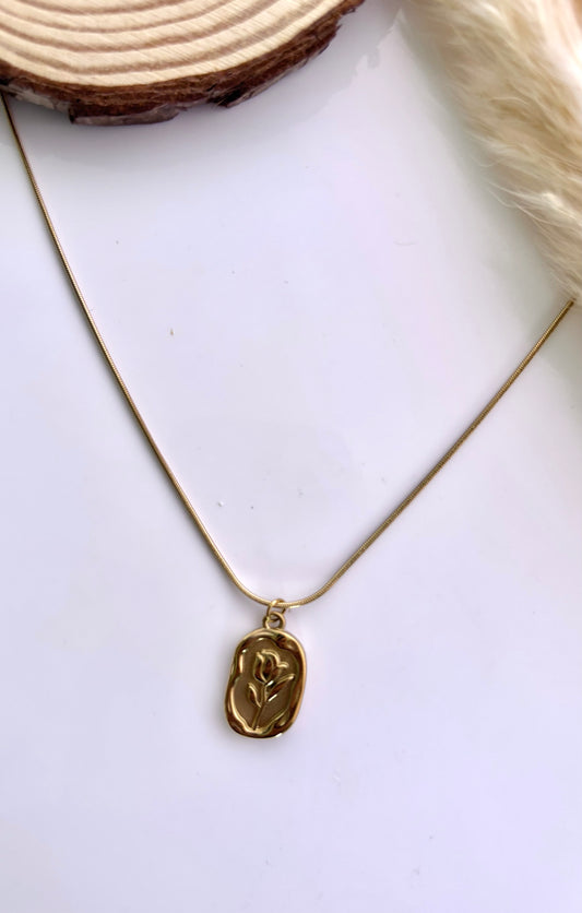 Anti tarnish gold plated rose pendant