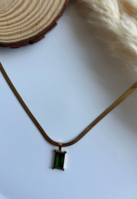 Anti tarnish gold plated snakechain with green stone pendent