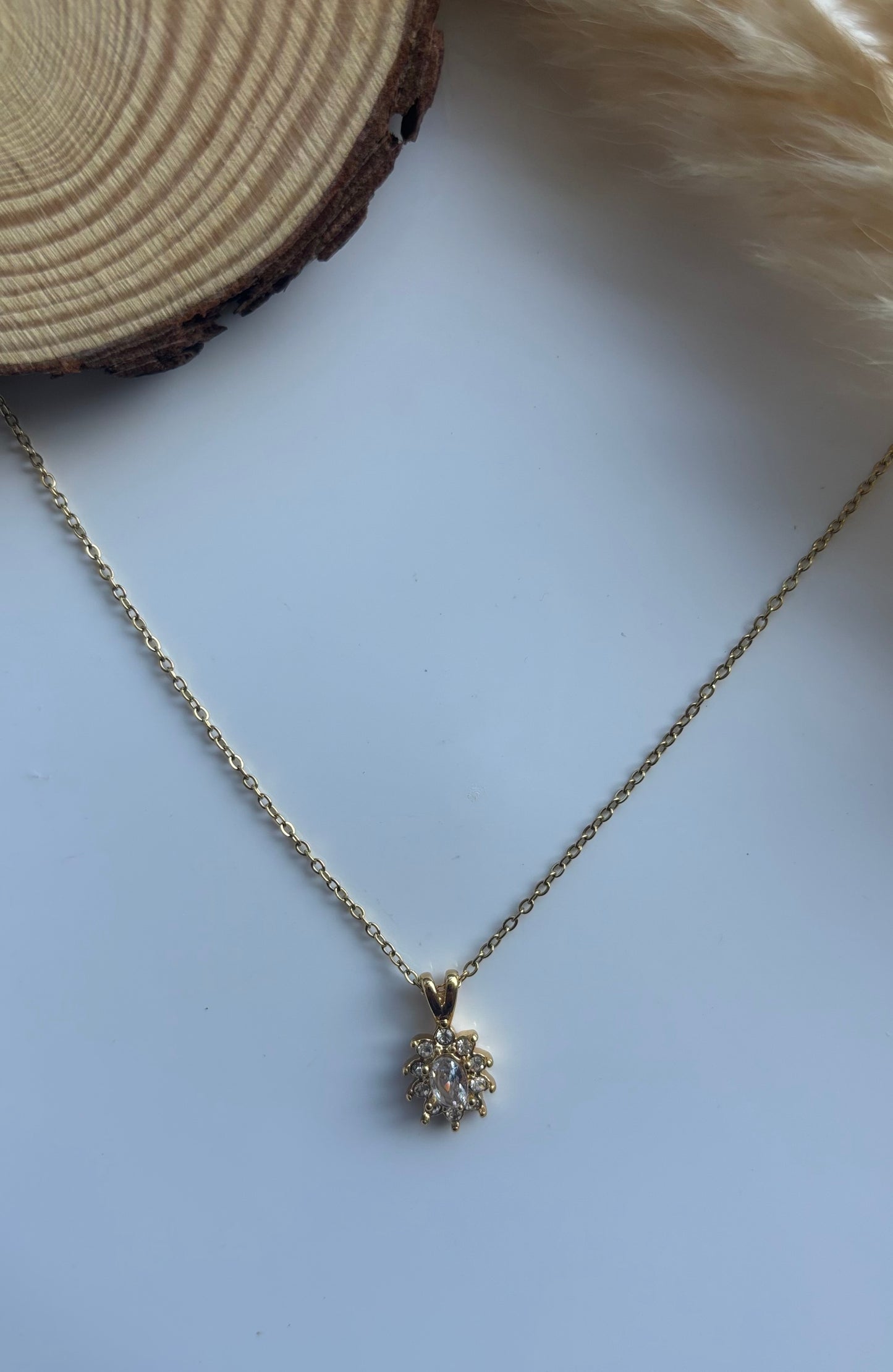 Anti tarnish gold plated flower pendent
