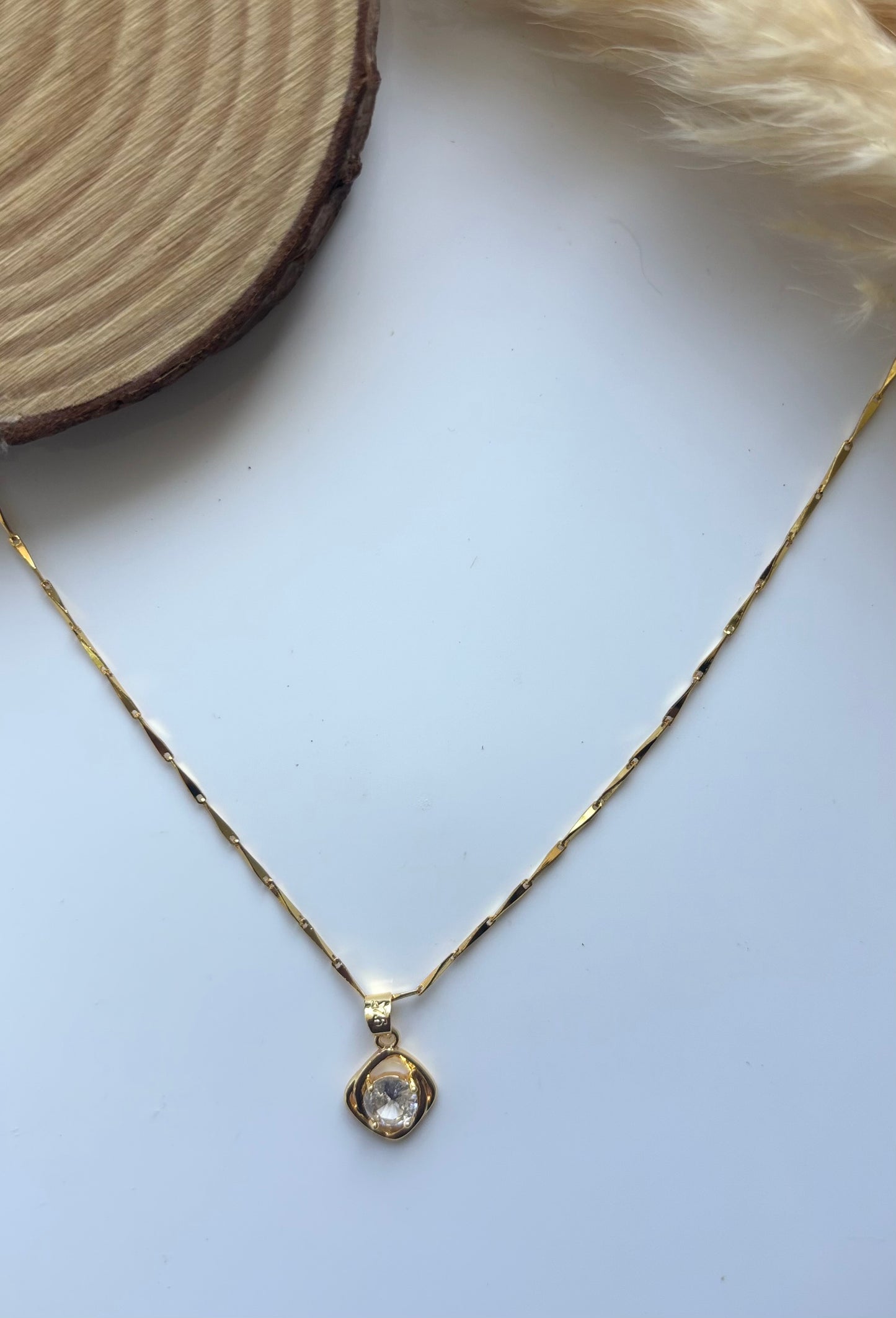 Anti tarnish gold plated stone pendent