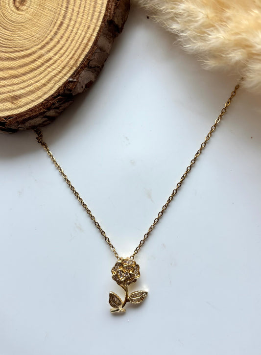 Anti tarnish gold plated rose pendant